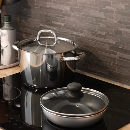 Happy With Private Parking Apartman *